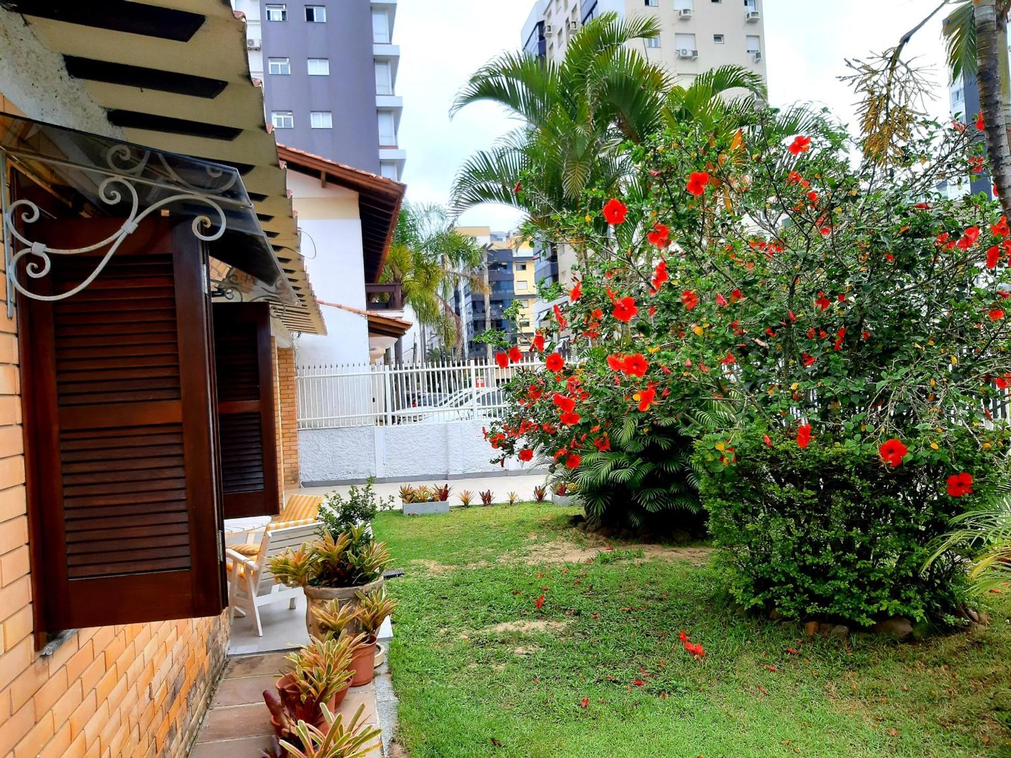 Casa ÍSIS de aluguel por temporada em Capão da Canoa com piscina Exterior foto